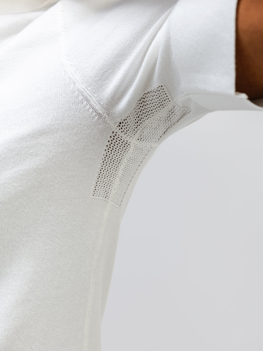 Targeted underarm ventilation keeps you from overheating as the seasons change.