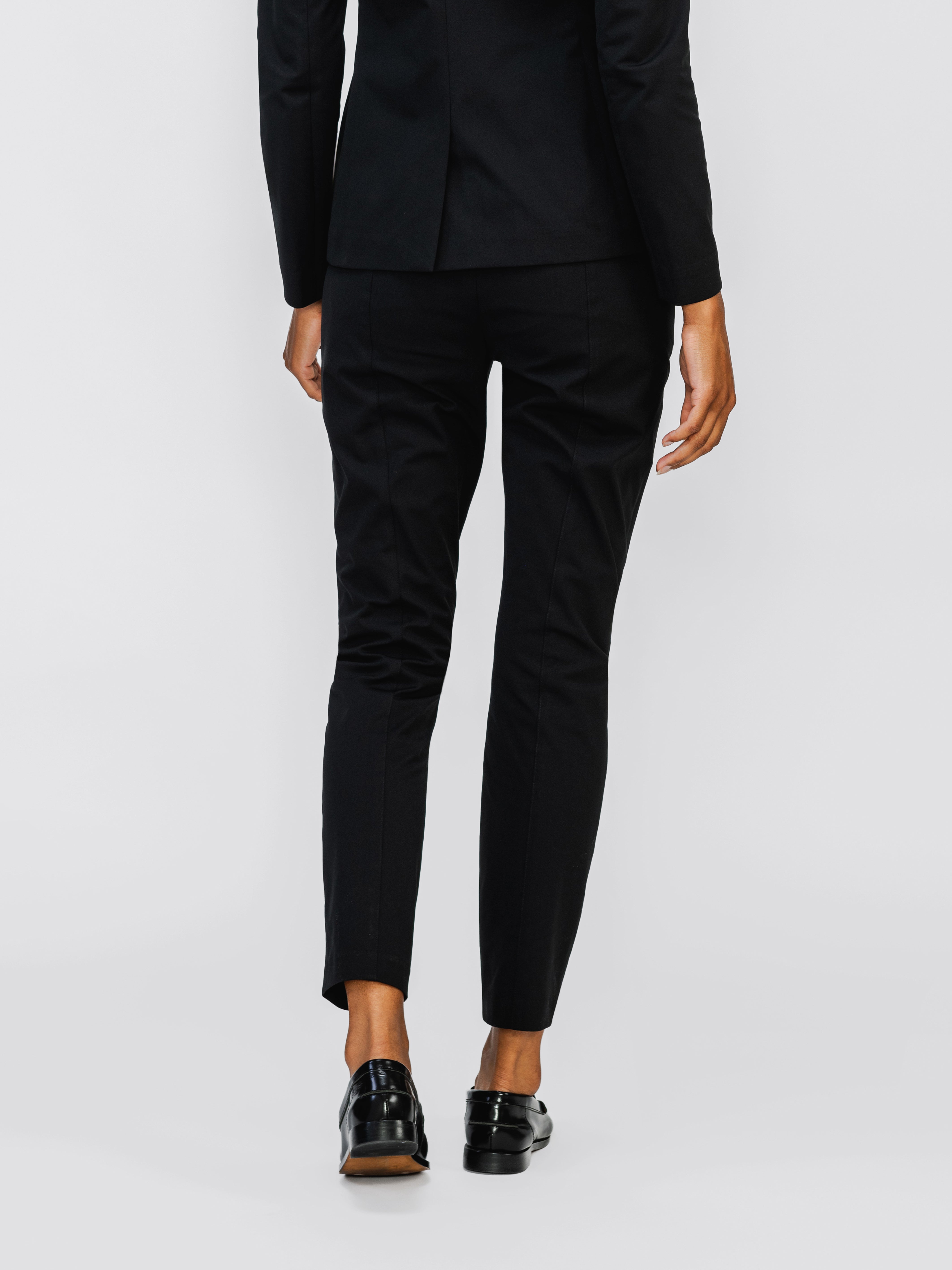 women's kinetic pintuck pant black on model in studio